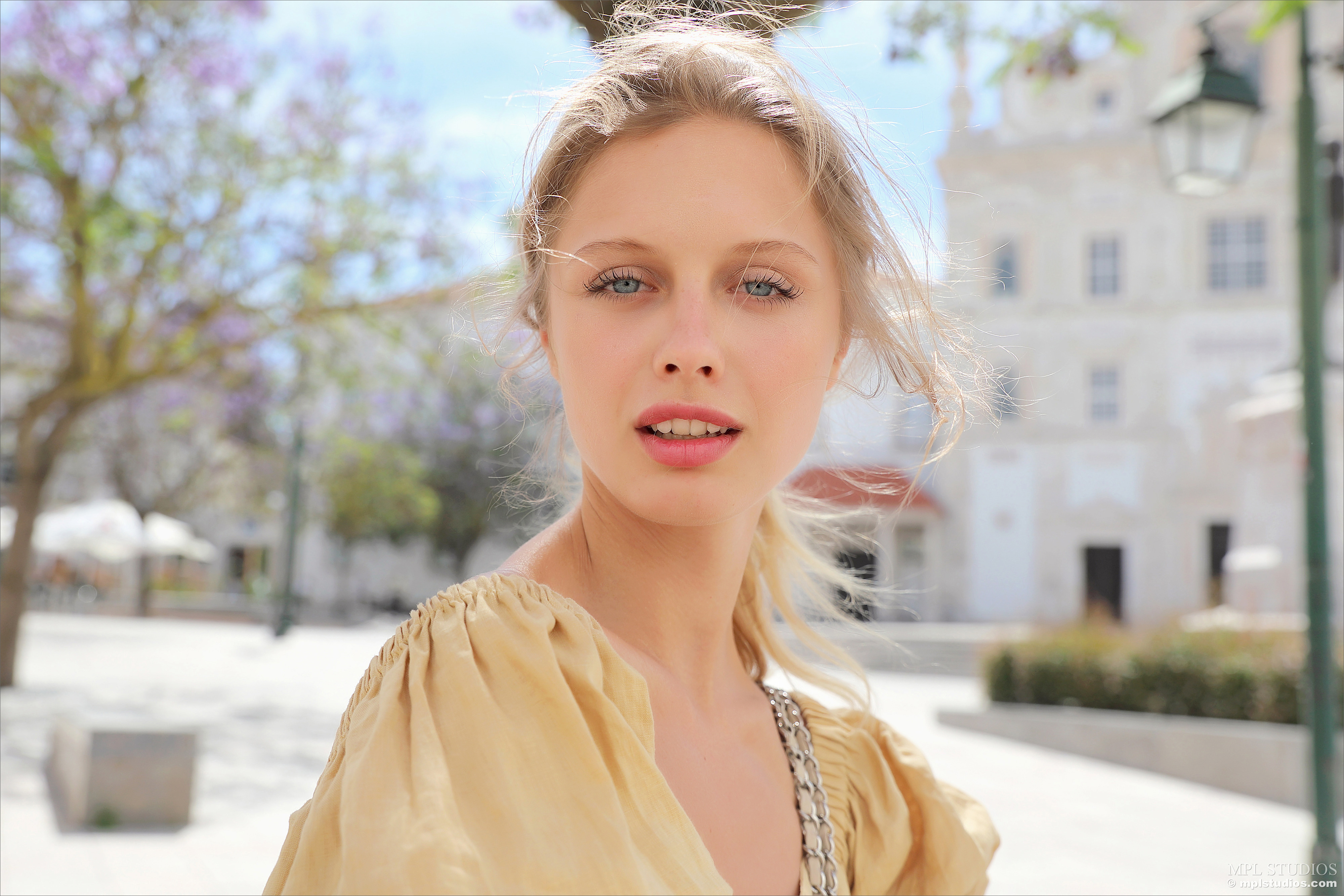 Фотошоу сооблазнительной Clarice - Blue Eyed