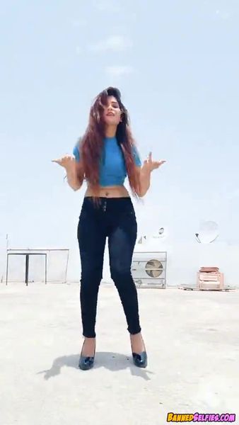 Karlee – 22 Year Old Cheerleader Babe Nude On Tiktok