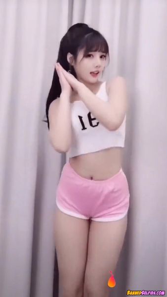 Anabel – Quick Tease 20 Years Old On Instagram