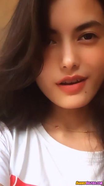 Azul – 20 Years Old College Girl Teases Perfect Body On Tiktok