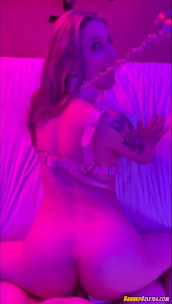 Carla – 21 Years College Babe Epic Nude Selfie On Tiktok