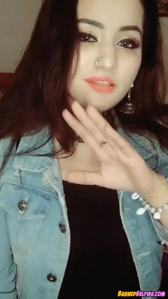 Casey – 19 Years Old College Girl Teases Perfect Body On Tiktok