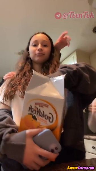 Daisy – Quick Tease 22 Years Old On Tiktok