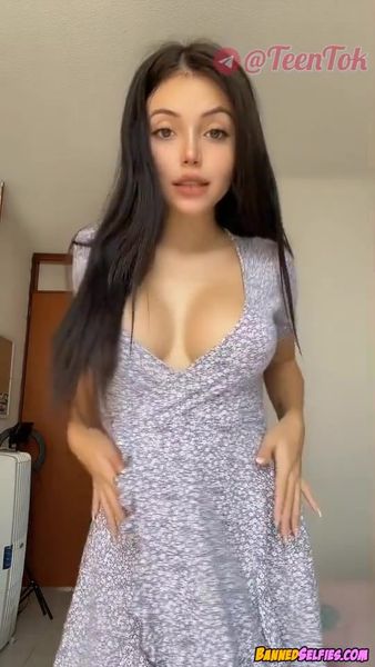 Dayanara – Teen Nude Tiktok Selfie