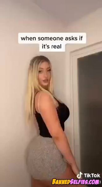 Hailee – Sexy Babe Strips Tiktok