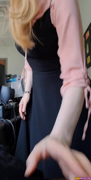 Janet – 19 Years Old Highschool Girl Teases Perfect Body On Instagram