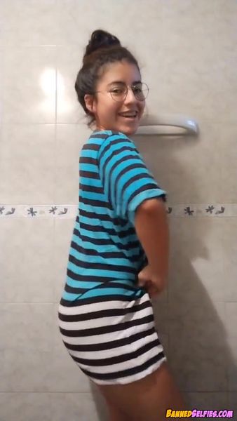 Lily – 18 Year Old Highschool Girl Nude On Instagram
