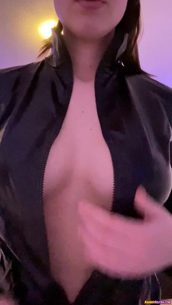 Nevaeh – Sexy Babe Strips