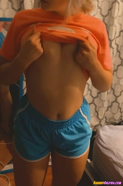 Sonia – Epic 22 Years Old Cheerleader Girl Nude Tiktok Selfie
