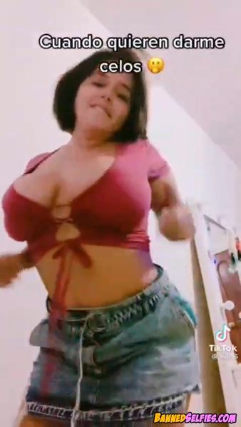 Tia – Little Teen Nude Selfie On Instagram